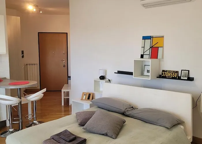 Mini House - 3 Min Dal Gra By Followgreenhouserome *
