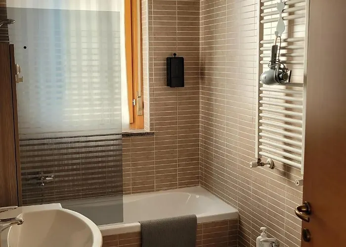 Mini House - 3 Min Dal Gra By Followgreenhouserome *